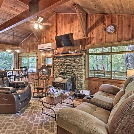 Secluded Stanardsville Cabin With 10 Acres And Hot Tub Eksteriør billede