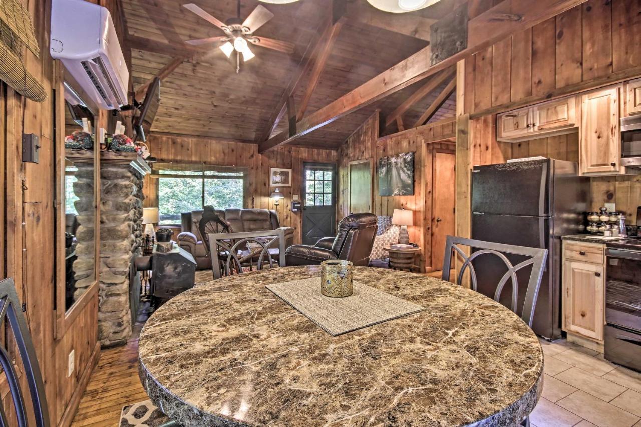 Secluded Stanardsville Cabin With 10 Acres And Hot Tub Eksteriør billede