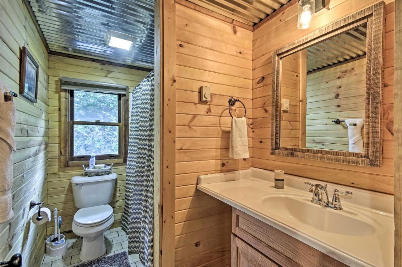 Secluded Stanardsville Cabin With 10 Acres And Hot Tub Eksteriør billede